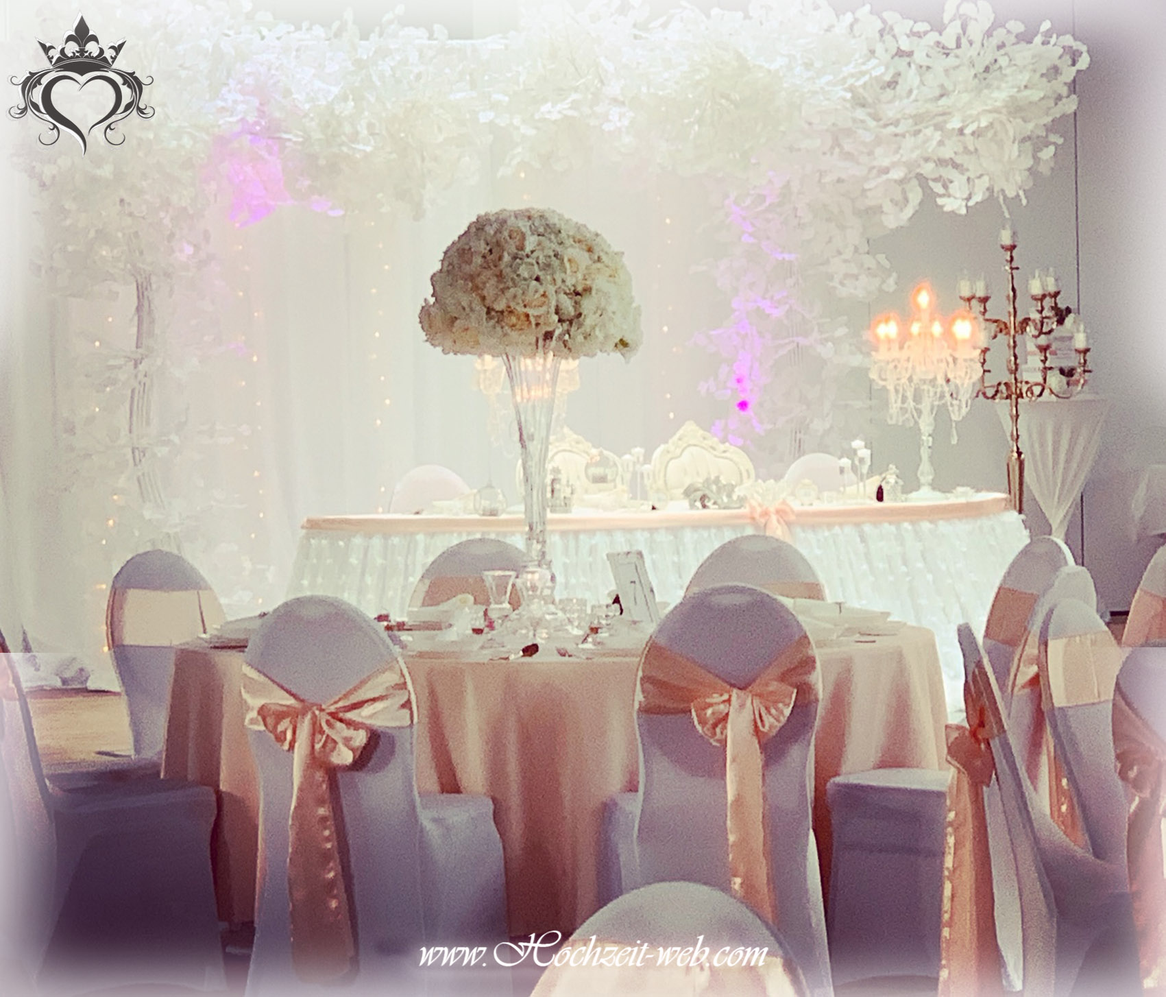 trompetenvase-blush-hochzeitsdeko