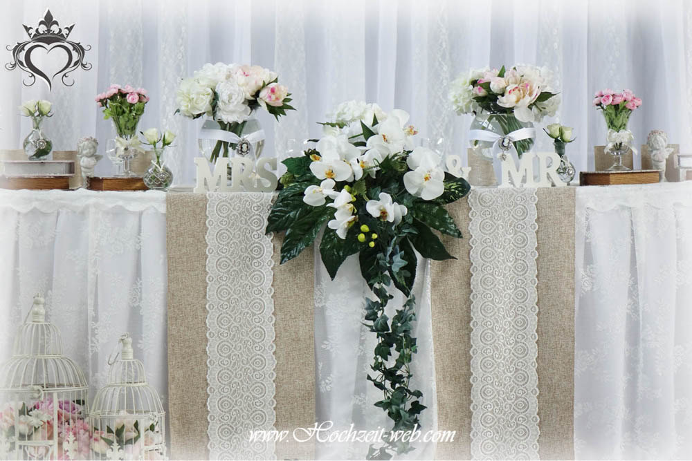 hochzeitsdekoration_vintage-brauttisch