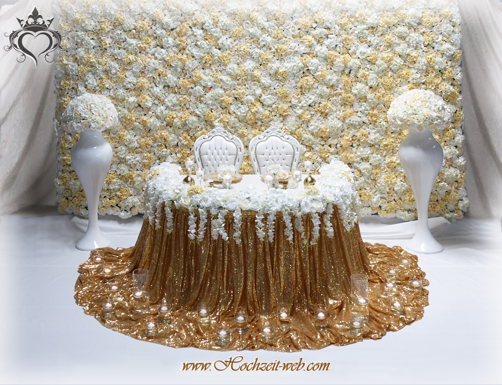 Hochzeitsdeko Blumenwand creme champagner