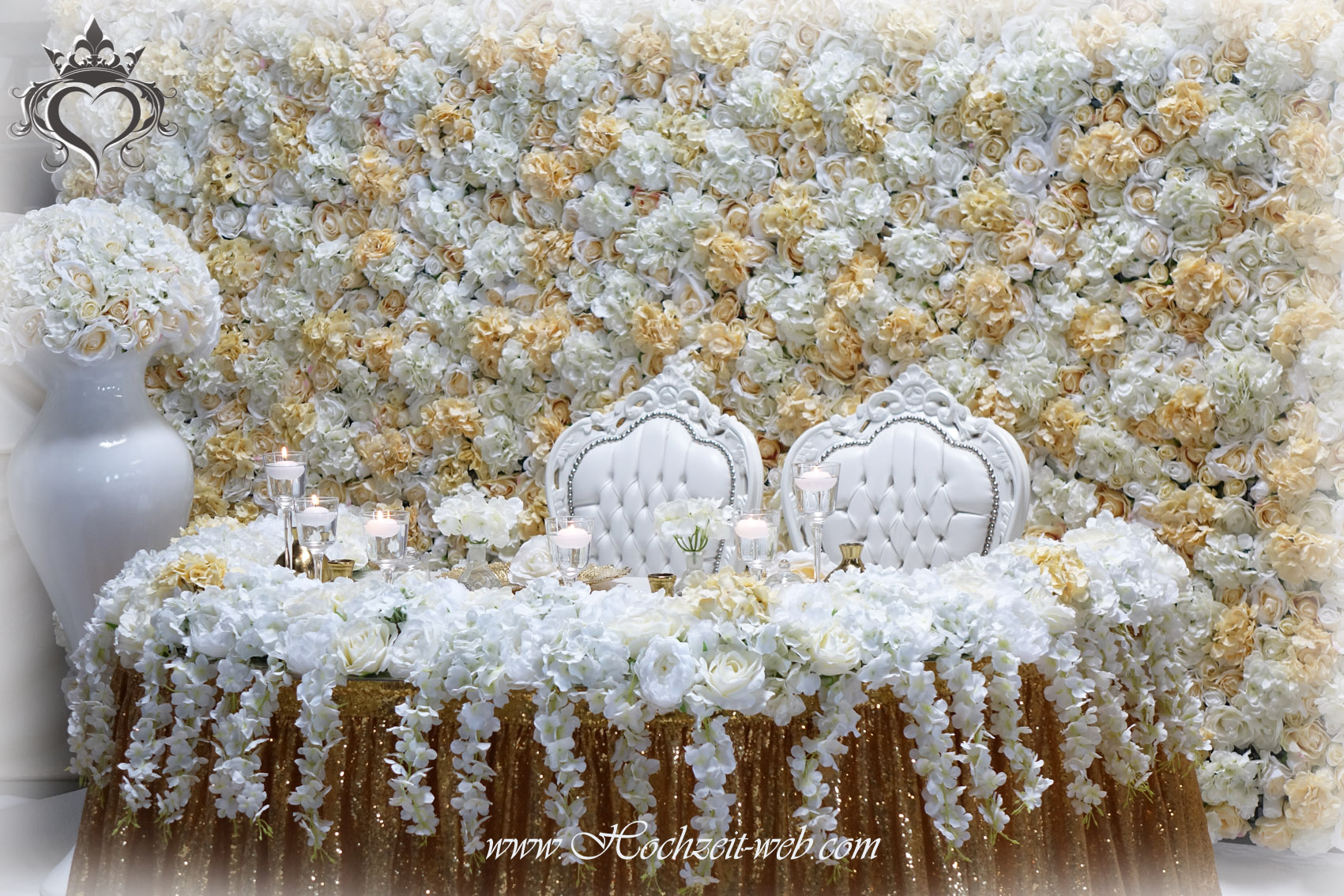Hochzeitsdekoration Blumenwand creme champagner